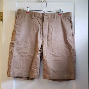 EUC Men's Banana Republic khaki Emerson shorts size 34
